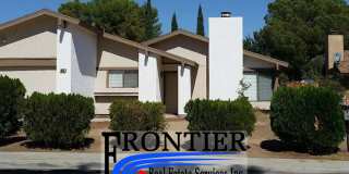 Comfy 3 bed 2 bath Gallery 1