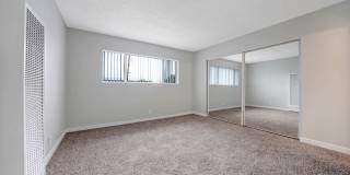 Sunset Square Gallery 33