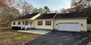 Beautiful 3-Bedroom Single Family Home on Private Lot- RENT NOW, SAVE NOW! Gallery 1