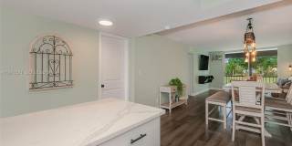 9811 N Hollybrook Lake Dr Gallery 14