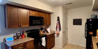 End Unit Apartment for Rent Gallery 6