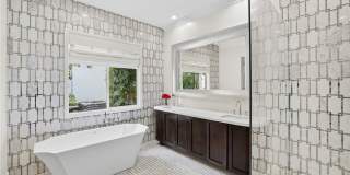 304 N Royal Ascot Drive Gallery 44