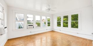 CHARMING 4-BEDROOM HISTORIC HOME IN TOBIN HILL Gallery 20