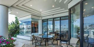 Exquisite Waterfront Gem. Gallery 34