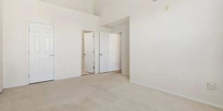 Spacious Condo in Aurora Gallery 6