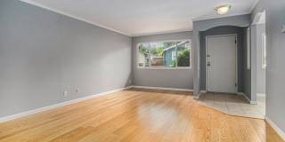 370 Santa Clara Ave #1  - 2 bedroom | 1 bath | Condo | Lower unit Gallery 8
