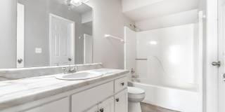 Newly Renovated Duplex! Rare! Gallery 16
