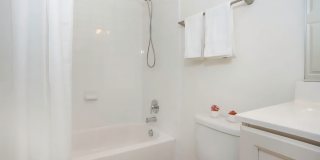 Spacious End-Unit Townhome for Rent in Meridian Crossing – 3BR, 4BA, 2-Car Garage. $3,095.00/month Gallery 25