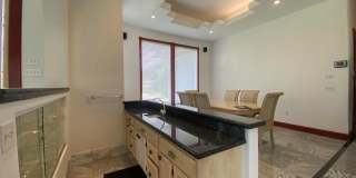 Spacious 3/2 with In-Law Suite Gallery 8