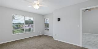 Beautifully Updated Condo Gallery 30