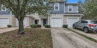 3 bedroom/ 2.5 bathroom townhome near the airport! Gallery 1