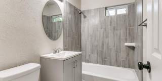 Beautiful updated home in The Village - 2 bed 1 bath Gallery 25