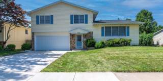 Large Updated 4-Bedroom Home for Rent – Moline Gallery 1