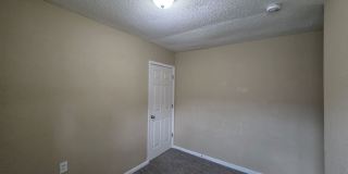 3 Bedroom Home Near Zoo & Parks! Gallery 11