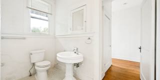 CHARMING 4-BEDROOM HISTORIC HOME IN TOBIN HILL Gallery 14