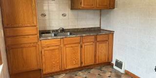 2 Bedroom Single Family Home with detached garage Gallery 1