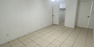 Nice 1/1 apartment  - move in now no rent till January Gallery 6