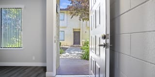 Riverwoods Apartments Gallery 25