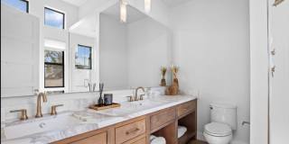 High-End Westside Rental on Washington Pl Gallery 12