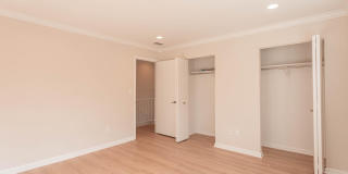22 STONE MANOR Gallery 24