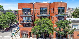 2522 W Chicago Avenue Gallery 1
