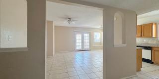 East El Paso 3 bed Refrig A/C! Gallery 4