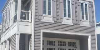 520 YOUNG Street Gallery 1