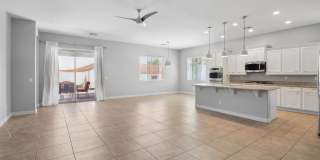 4 Bedroom + Den Single Family in Peoria Gallery 9