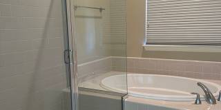 BEAUTIFUL 4 BEDROOM, ONE STORY HOUSE IN LINCOLN! Gallery 18
