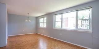 887 Farmington Avenue Gallery 4