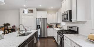 Stunning & Spacious Downtown Kennesaw Townhome 3 Bed 3.5 Bath w/2 Car Garage! Gallery 7