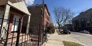 2216 W Adams Street Gallery 10