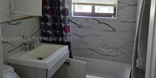 7035 Rue Granville Gallery 2