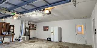FOR RENT 5 bedroom, 3 bathrooms, 2 car garage home near UF. Gallery 34