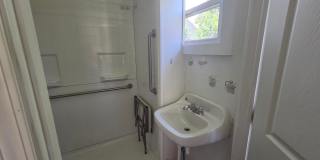 Lower 3 bedroom unit Gallery 14