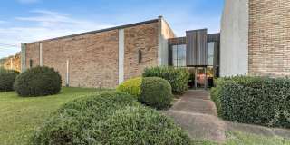 2221 Ross Clark Circle Gallery 5