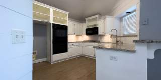 Luxurious Oasis with Poolside Serenity: Discover 17300 Zinc Drive, Edmond Gallery 15