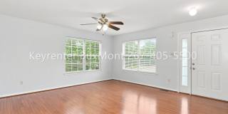 Charming 2-Bedroom Townhome in Patriots Ridge Gallery 1