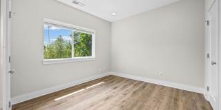 Luxury with contemporary style! This 3 bedroom 3.5 bath Condo in the East End Optimist Park Community of Charlotte is a gem! Gallery 14