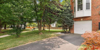 1942 CROSSING STONE Court Gallery 3