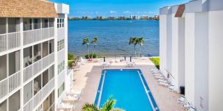 1516 S Lakeside Drive Gallery 7