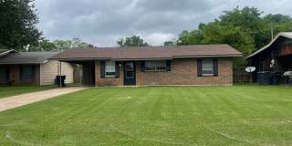 Don't Miss Out On This Swan Lake Beauty! Gallery 1