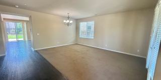 Charming 4 Bedroom Home in Springlake Gallery 21