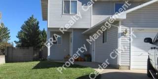 3 bed, 1.5 bathroom - Two Story Twin Home Gallery 1
