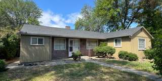 Cozy 2-Bed with Spacious Living, Parking, Pets OK! Gallery 1