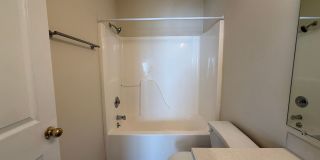 2BR/2BA Duplex in Cherry Meadows! Gallery 9
