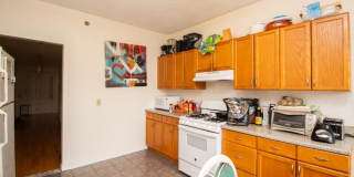 10 Davis Ave. Gallery 8
