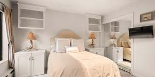 725 E Main Street unit: #305 Gallery 5