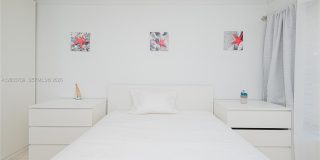 906 NE 6th St Gallery 17