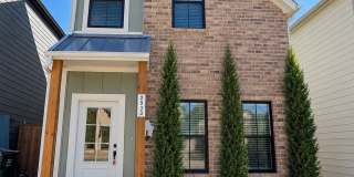 Modern Farmhouse 3BR Townhome in Edmond Gallery 1